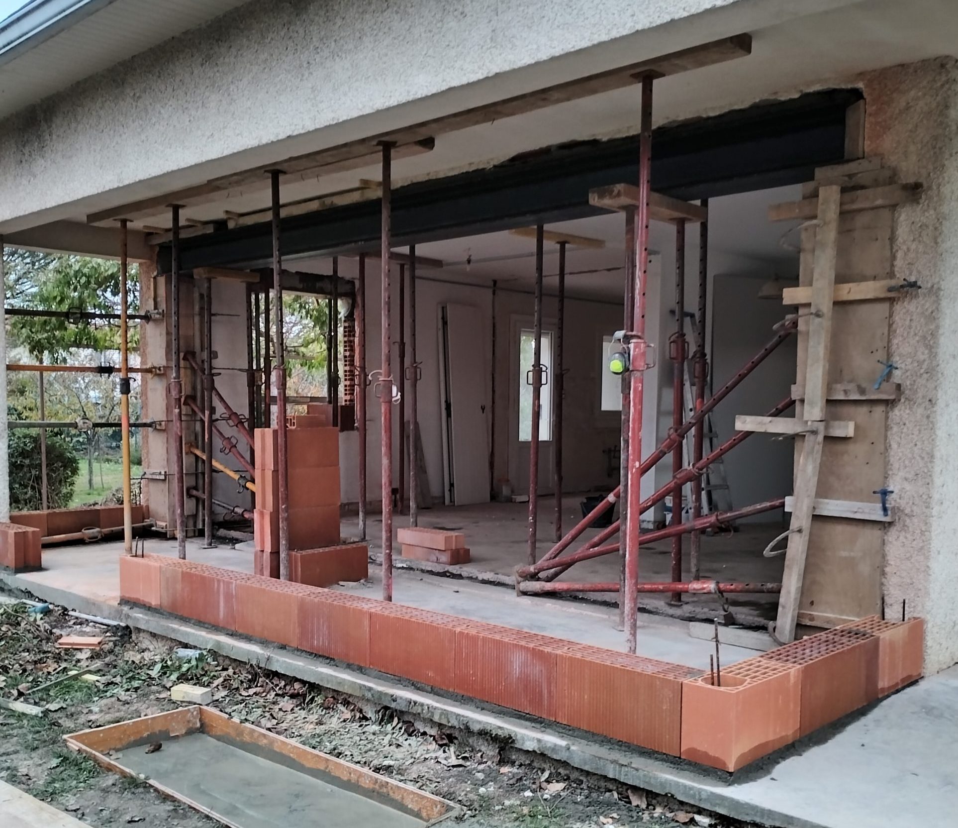 Ouvrir un mur porteur en toute sécurité