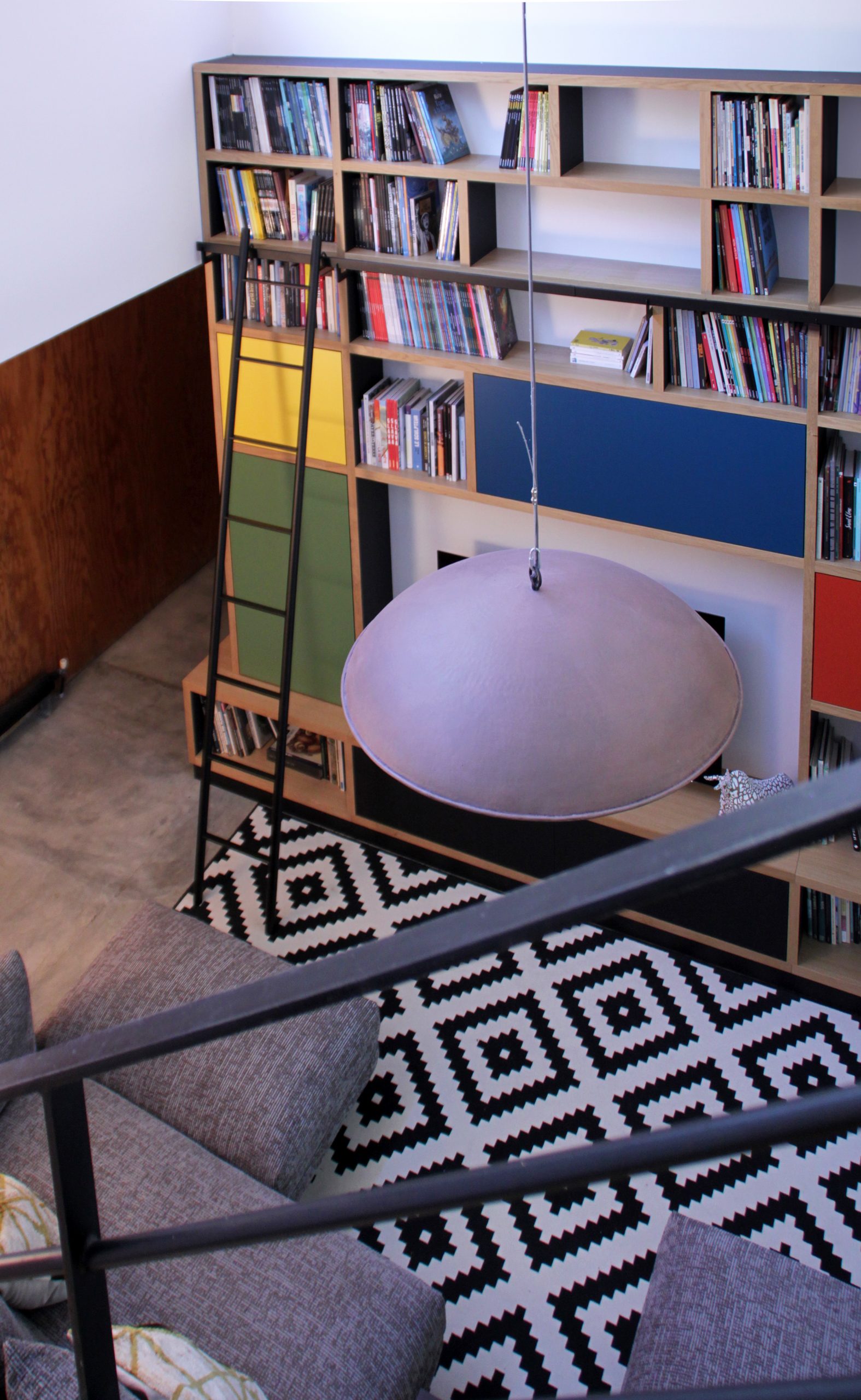 Salon contemporain bibliothèque sur mesure